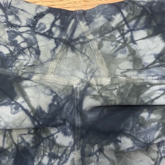 Lululemon Wunder Train Under High Rise Tight 28" Size 6 Dual Shibori Misty Moss - Picture 5 of 6